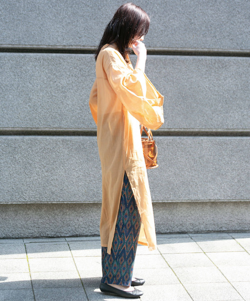 KBF+(ケービーエフプラス)の「KBF+ シアーリネンスリットスリーブシャツガウン∴(その他アウター・レディース・ライトベージュ/オレンジ系その他・ONE)」の6枚目の写真