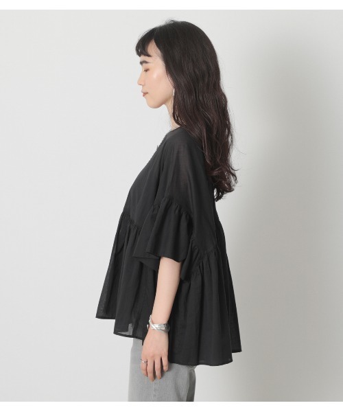 crie conforto（クリーコンフォルト）の「スクエアギャザーＢＬ（シャツ/ブラウス・レディース・ブラック/オフホワイト/イエロー・FREE）」の7枚目の写真