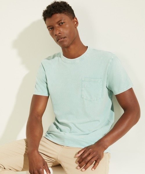 Guess（ゲス）の「Sueded Jersey Tee（Tシャツ/カットソー・メンズ・ホワイト/ライトブルー/ベージュ/ブラウン/ダークグレー・SMALL/MEDIUM/LARGE/X-LARGE）」の5枚目の写真