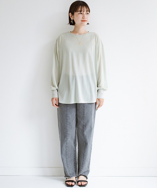 haco!（ハコ）の「合わせやすくてコーデが華やぐ　パジャマ並みにやわらかな着心地のシアーロンT by who made me（Tシャツ/カットソー・レディース・ミント/グレイッシュブルー・1/2）」の4枚目の写真