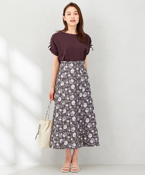 Feroux（フェルゥ）の「【洗える】スモーキートーンフラワー スカート（スカート・レディース・ブラック系3/スカイブルー系3・1/2）」の4枚目の写真