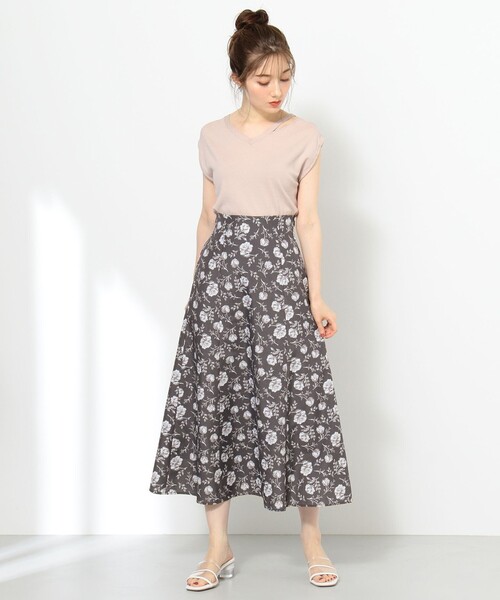 Feroux（フェルゥ）の「【洗える】スモーキートーンフラワー スカート（スカート・レディース・ブラック系3/スカイブルー系3・1/2）」の5枚目の写真