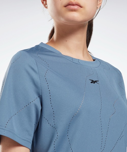 Reebok(リーボック)の「ユナイテッド バイ フィットネス パーフォレーテッド Tシャツ / United By Fitness Perforated Tee(Tシャツ/カットソー・レディース・ブラック/ブルー・LARGE/X-LARGE/XX-LARGE/MEDIUM/SMALL/X-SMALL)」の9枚目の写真