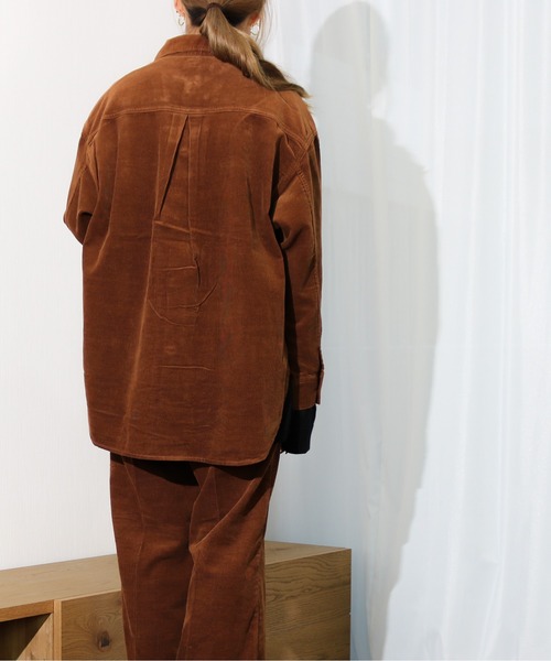Lee(リー)の「Lee/リー 細畝コーデュロイ リラックスシャツ(シャツ/ブラウス・レディース・パープル/ブラウン・SMALL/MEDIUM)」の17枚目の写真