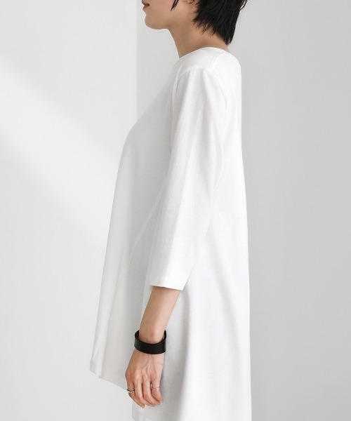 Bou Jeloud(ブージュルード)の「【はあちゅう×BouJeloud】美シルエットAラインTOPS(Tシャツ/カットソー・レディース・ブラック/オフホワイト/ピンク・FREE)」の17枚目の写真