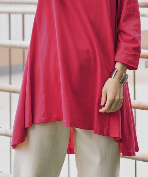 Bou Jeloud(ブージュルード)の「【はあちゅう×BouJeloud】美シルエットAラインTOPS(Tシャツ/カットソー・レディース・ブラック/オフホワイト/ピンク・FREE)」の8枚目の写真