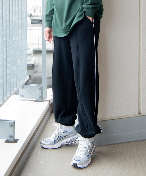 WEGO（ウィゴー）の「WEGO/ピンタックJOGイージーパンツ（スウェットパンツ・レディース・ホワイト/ブラック/ダークグリーン/オートミール/ブラック系その他/オレンジ/ネイビー/アニマル/レッド/サックスブルー/グリーン/その他2/その他1・FREE）」の12枚目の写真