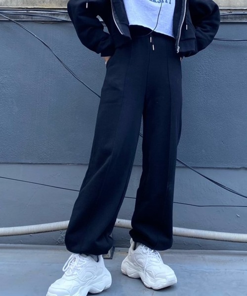 WEGO（ウィゴー）の「WEGO/ピンタックJOGイージーパンツ（スウェットパンツ・レディース・ホワイト/ブラック/ダークグリーン/オートミール/ブラック系その他/オレンジ/ネイビー/アニマル/レッド/サックスブルー/グリーン/その他2/その他1・FREE）」の3枚目の写真