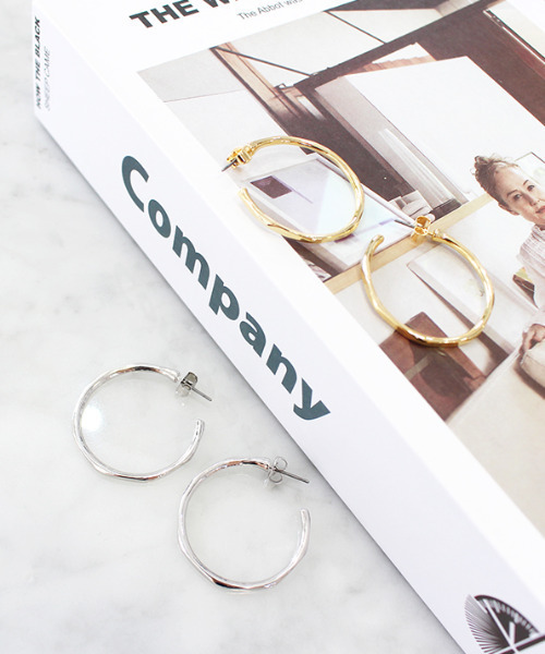 MODE ROBE(モードローブ)の「フープピアス(ピアス(両耳用)・レディース・ゴールド/シルバー・FREE)」の8枚目の写真