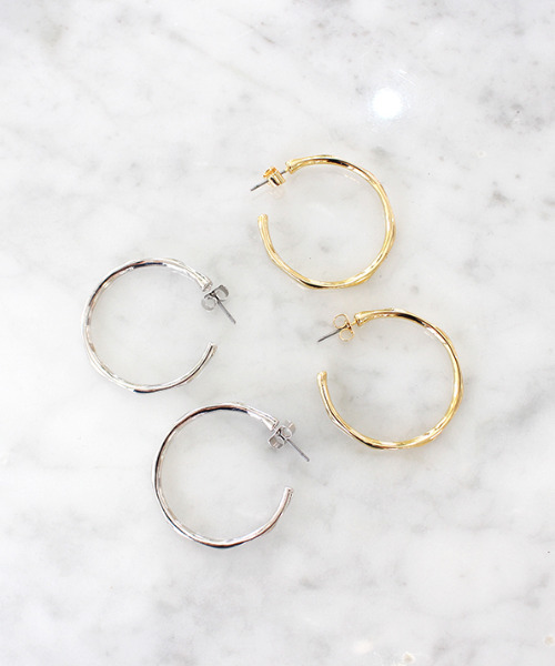 MODE ROBE(モードローブ)の「フープピアス(ピアス(両耳用)・レディース・ゴールド/シルバー・FREE)」の11枚目の写真