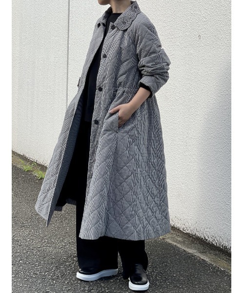 BEARDSLEY（ビアズリー）の「襟元のスカラ刺繍が女性らしく軽い着心地 花襟ギンガムキルトコート（その他アウター・レディース・ブラック・FREE）」の13枚目の写真