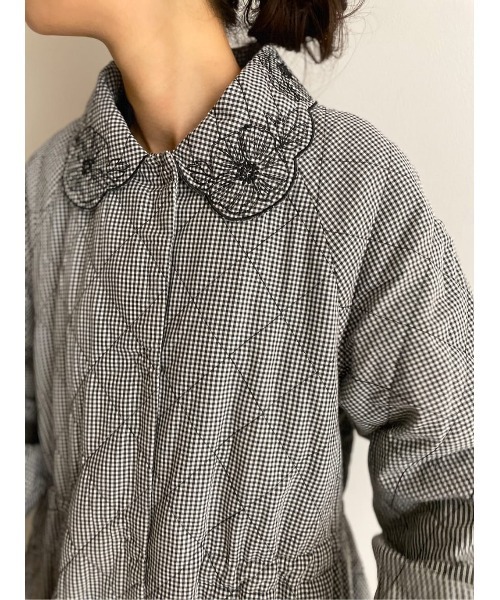 BEARDSLEY（ビアズリー）の「襟元のスカラ刺繍が女性らしく軽い着心地 花襟ギンガムキルトコート（その他アウター・レディース・ブラック・FREE）」の17枚目の写真