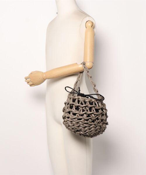 ALIENINA（アリエニーナ）の「【ALIENINA/アリエニーナ】ハンドバッグ　ハンドメイド　コットン　ロープバッグ（ハンドバッグ・レディース・ホワイト/ブラック/ベージュ/ライトブラウン・FREE）」の6枚目の写真