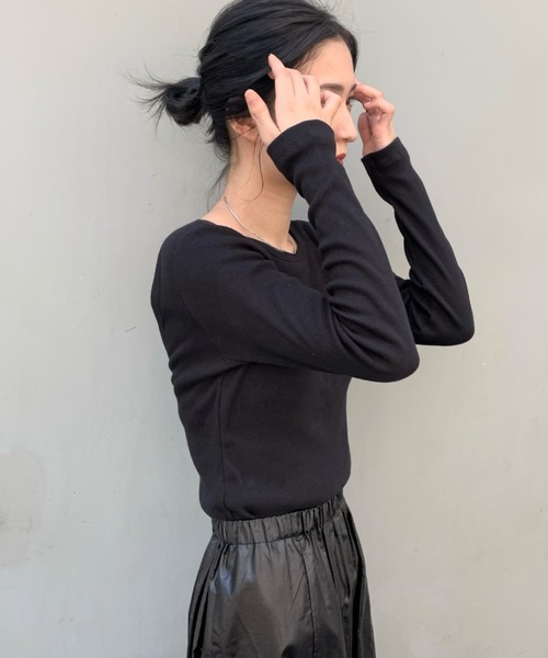 UNSPARE（アンスペア）の「【UNSPARE/アンスペア】パット付ロンT/WEB・一部店舗限定（Tシャツ/カットソー・レディース・アイボリー/ブラック/ブラック系その他・FREE）」の20枚目の写真