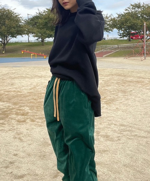 anown（アノン）の「配色スピンドル　ベロアジョガーパンツ【ファッションインフルエンサー yoshinariami × anown 限定コラボ】（その他パンツ・レディース・ブラック/ダークグリーン/ベージュ・FREE）」の21枚目の写真