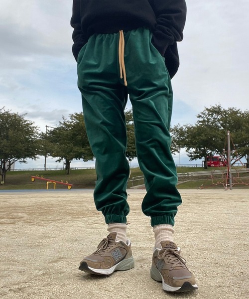 anown（アノン）の「配色スピンドル　ベロアジョガーパンツ【ファッションインフルエンサー yoshinariami × anown 限定コラボ】（その他パンツ・レディース・ブラック/ダークグリーン/ベージュ・FREE）」の11枚目の写真