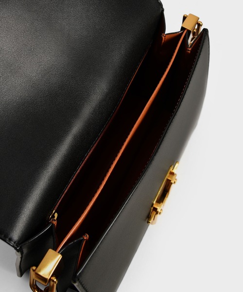 CHARLES & KEITH（チャールズ & キース）の「メタリックアクセント ショルダーバッグ / Metallic Accent Shoulder Bag（ショルダーバッグ・レディース・ネイビー/バーガンディー/ライトベージュ/ブラック・M）」の17枚目の写真