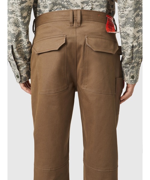 DIESEL（ディーゼル）の「メンズ パンツ チノ ストレート レギュラーフィット（チノパンツ・メンズ・ブラック/ブラウン・32inch/34inch/28inch/36inch/30inch）」の3枚目の写真