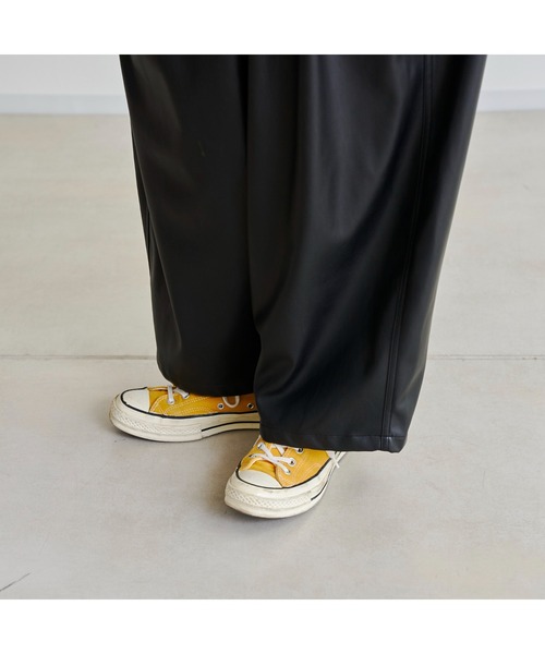 CPCM(シーピーシーエム)の「フェイクレザーワイドパンツ(その他パンツ・メンズ・ブラック/アイボリー・FREE)」の7枚目の写真
