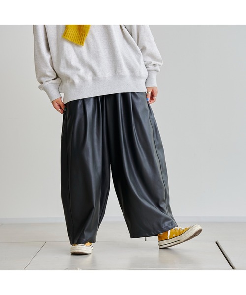 CPCM(シーピーシーエム)の「フェイクレザーワイドパンツ(その他パンツ・メンズ・ブラック/アイボリー・FREE)」の12枚目の写真