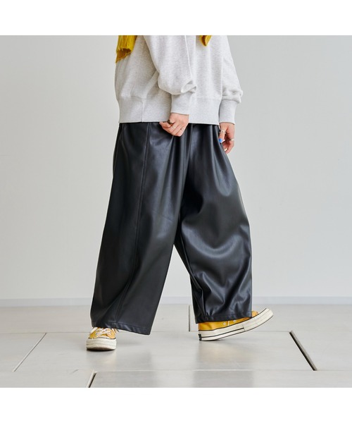 CPCM(シーピーシーエム)の「フェイクレザーワイドパンツ(その他パンツ・メンズ・ブラック/アイボリー・FREE)」の13枚目の写真