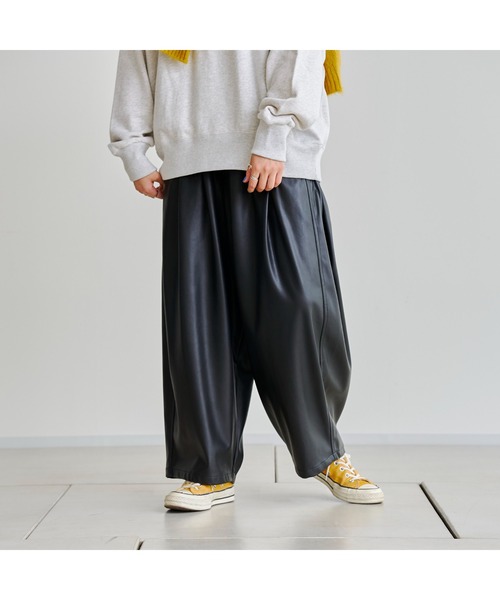 CPCM(シーピーシーエム)の「フェイクレザーワイドパンツ(その他パンツ・メンズ・ブラック/アイボリー・FREE)」の15枚目の写真
