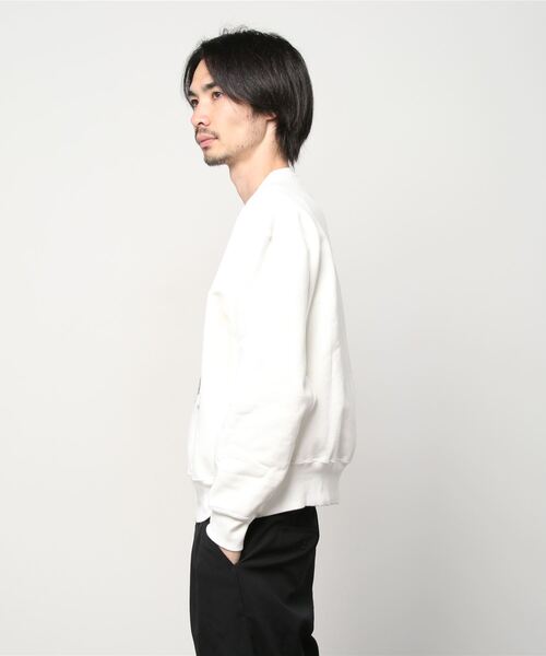 KURO（クロ）の「360°STRETCH WILLIAM KURO CREW NECK SWEAT（スウェット・メンズ・ホワイト/グレー・SMALL/MEDIUM）」の4枚目の写真