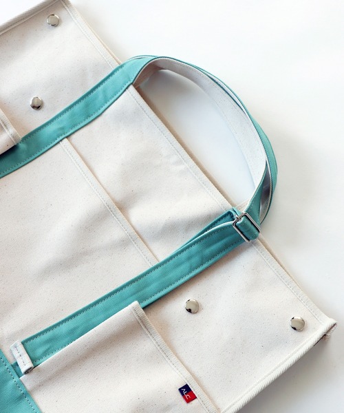AlexanderLeeChang(アレキサンダーリーチャン)の「AlexanderLeeChang アレキサンダーリーチャン / APRON TOTE 22 2WAYエプロントートバッグ / AC052205(トートバッグ・メンズ・チャコール/オリーブ/ナチュラル・FREE)」の11枚目の写真