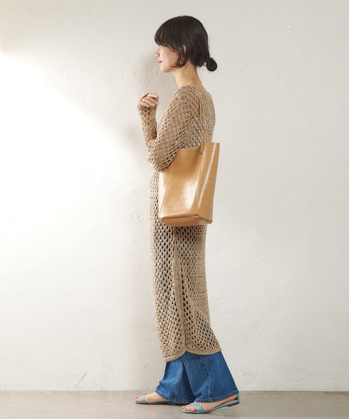 SHENERY(シーナリー)の「ローゲージ透かし編みニットワンピース(ワンピース・レディース・イエロー/ベージュ・FREE)」の6枚目の写真