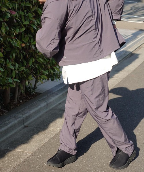 DESCENTE PAUSE（デサントポーズ）の「【デサントPAUSE】トラックパンツ / TRACK  PANTS　撥水　ストレッチ　ロングパンツ（その他パンツ・メンズ・ブラック/グレー/カーキ・MEDIUM/LARGE/X-LARGE/SMALL）」の10枚目の写真