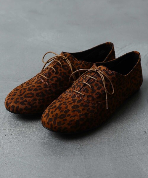 未使用品級 TOD'S フラットシューズ レオパード柄 レースアップ ホワイト セール】限定展開 レースアップ フラットシューズ/レオパード