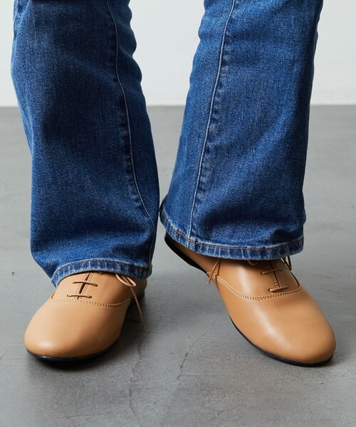 BERSHKA｜レースアップ スポーティ バレエフラット シューズ Tied sporty ballerinas - Women | Bershka