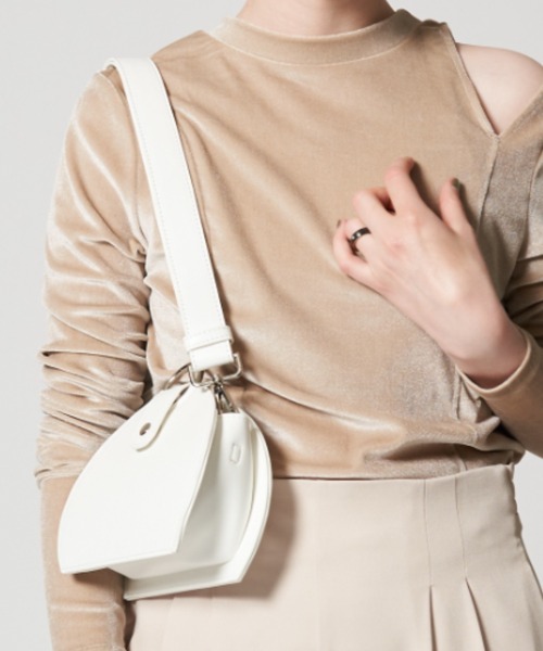 Solace（ソレイス）の「2WAYショルダーバッグ / ウエストバッグ（ショルダーバッグ・レディース・ホワイト/ブラック/グレー・FREE）」の10枚目の写真