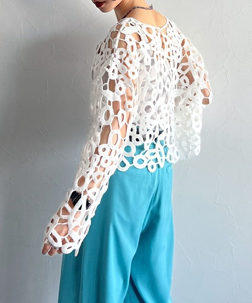 PAGEBOY(ページボーイ)の「CORE / クロシェショートプルオーバー(ニット/セーター・レディース・オフホワイト/ブラック・FREE)」の3枚目の写真