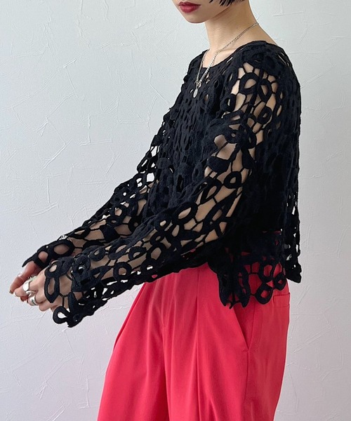 PAGEBOY(ページボーイ)の「CORE / クロシェショートプルオーバー(ニット/セーター・レディース・オフホワイト/ブラック・FREE)」の6枚目の写真