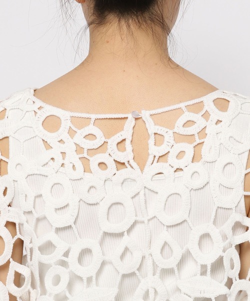 PAGEBOY(ページボーイ)の「CORE / クロシェショートプルオーバー(ニット/セーター・レディース・オフホワイト/ブラック・FREE)」の18枚目の写真