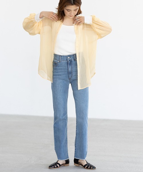 GeeRA(ジーラ)の「シアーストライプ配色シャツ(シャツ/ブラウス・レディース・オフホワイト/イエロー・MEDIUM)」の15枚目の写真