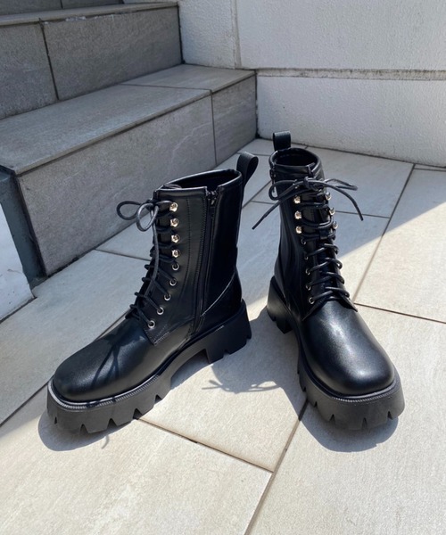 one after another NICE CLAUP（ワンアフターアナザーナイスクラップ）の「タンク底レースアップショートブーツ（ブーツ・レディース・ブラック・SMALL/MEDIUM/LARGE）」の3枚目の写真