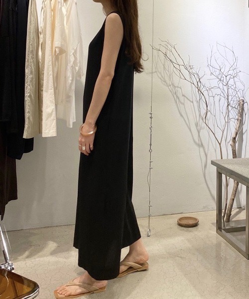 Chaco closet(チャコ クローゼット)の「バックリボンノースリーブロングワンピース(ワンピース・レディース・ブラック/アイボリー・FREE)」の11枚目の写真