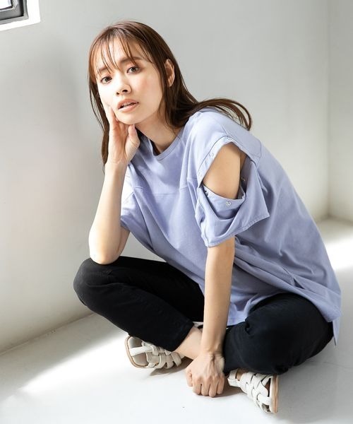 mysty woman（ミスティウーマン）の「ショルダーボタンプルオーバー 299707（Tシャツ/カットソー・レディース・ブラック/オフホワイト/グレイッシュブルー・FREE）」の3枚目の写真