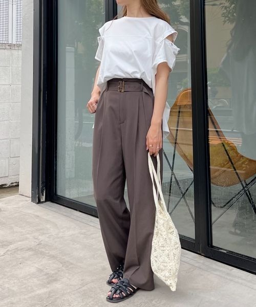 mysty woman（ミスティウーマン）の「ショルダーボタンプルオーバー 299707（Tシャツ/カットソー・レディース・ブラック/オフホワイト/グレイッシュブルー・FREE）」の7枚目の写真