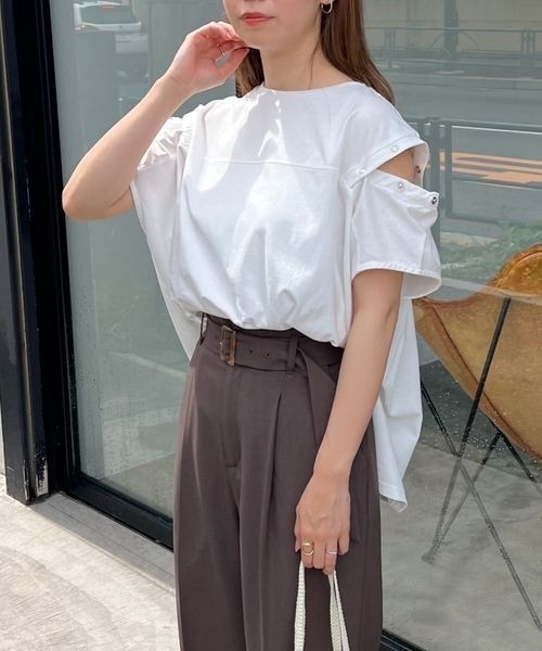 mysty woman（ミスティウーマン）の「ショルダーボタンプルオーバー 299707（Tシャツ/カットソー・レディース・ブラック/オフホワイト/グレイッシュブルー・FREE）」の8枚目の写真