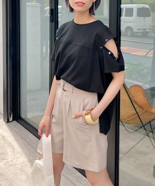 mysty woman（ミスティウーマン）の「ショルダーボタンプルオーバー 299707（Tシャツ/カットソー・レディース・ブラック/オフホワイト/グレイッシュブルー・FREE）」の11枚目の写真