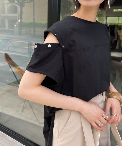 mysty woman（ミスティウーマン）の「ショルダーボタンプルオーバー 299707（Tシャツ/カットソー・レディース・ブラック/オフホワイト/グレイッシュブルー・FREE）」の12枚目の写真