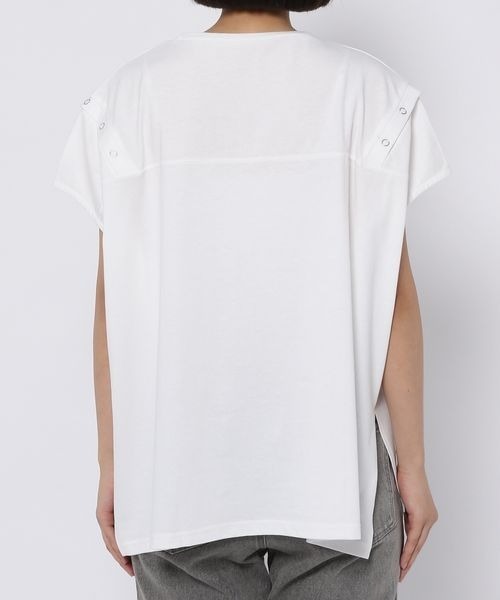 mysty woman（ミスティウーマン）の「ショルダーボタンプルオーバー 299707（Tシャツ/カットソー・レディース・ブラック/オフホワイト/グレイッシュブルー・FREE）」の18枚目の写真