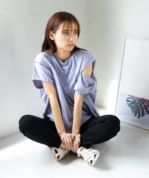 mysty woman（ミスティウーマン）の「ショルダーボタンプルオーバー 299707（Tシャツ/カットソー・レディース・ブラック/オフホワイト/グレイッシュブルー・FREE）」の4枚目の写真