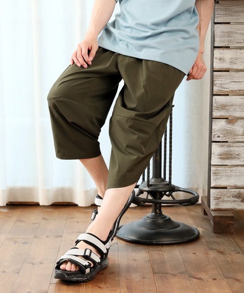 TopIsm(トップイズム)の「【2022】接触冷感 撥水加工 サルエルワイドパンツ(その他パンツ・メンズ・ベージュ/カーキ/ブラック・LL/L/M)」の1枚目の写真