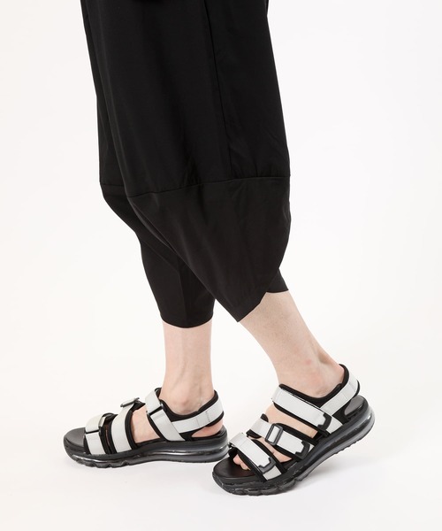 TopIsm(トップイズム)の「【2022】接触冷感 撥水加工 サルエルワイドパンツ(その他パンツ・メンズ・ベージュ/カーキ/ブラック・LL/L/M)」の18枚目の写真