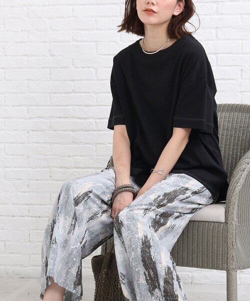 SHOO・LA・RUE（シューラルー）の「◆【洗える/SHOO ICE】ひんやりタッチスリットTシャツ（Tシャツ/カットソー・レディース・ブラック/グリーン/ライトパープル/ダークオレンジ/ホワイト系/ブラック系2/パープル系4・02/03）」の3枚目の写真