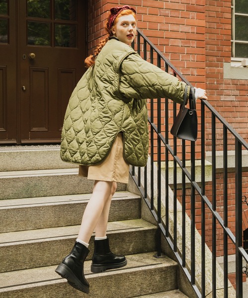 BONLECILL（ボンルシール）の「フェイクレザー トラックソールセンターシームブーツ（ブーツ・レディース・ブラック/ブラウン/ホワイト・S/M/L/LL）」の4枚目の写真